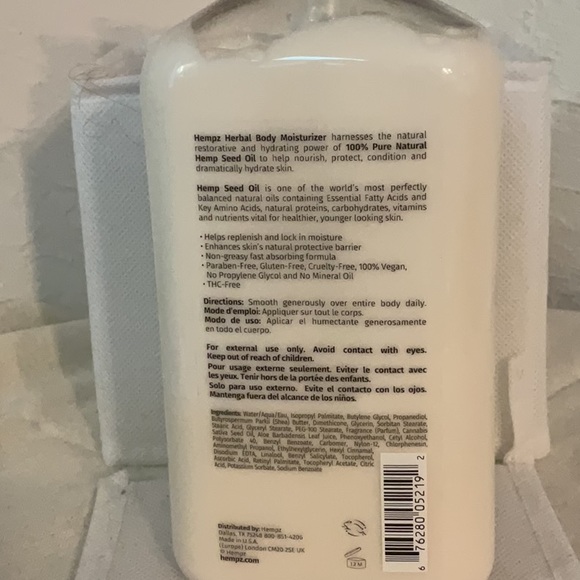 Hempz Limited Edition Herbal Body Moisturizer, 17fl.oz./500ml., NWT - Picture 3 of 5